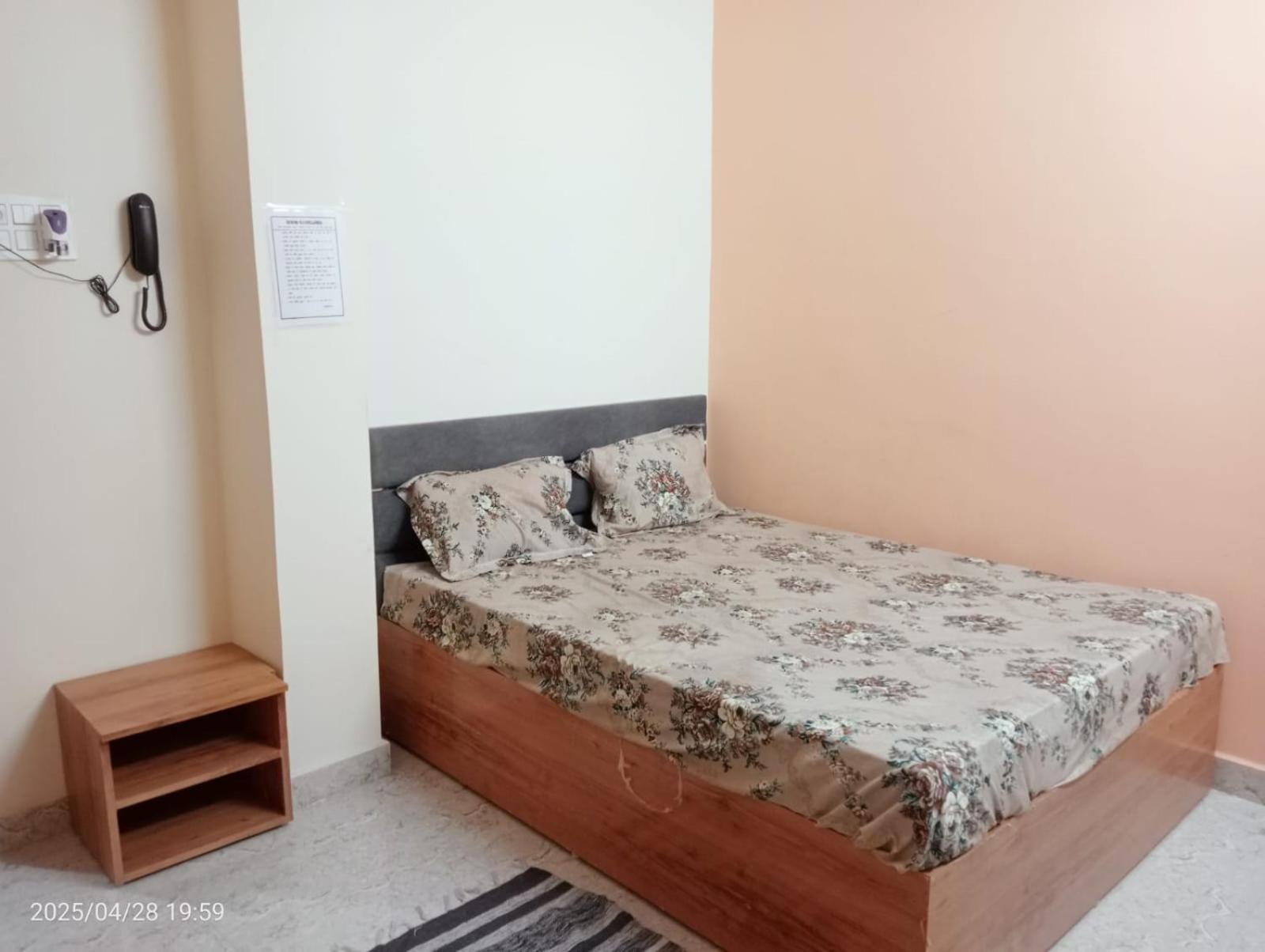 Hotel Vishwa Residency Патна Номер фото